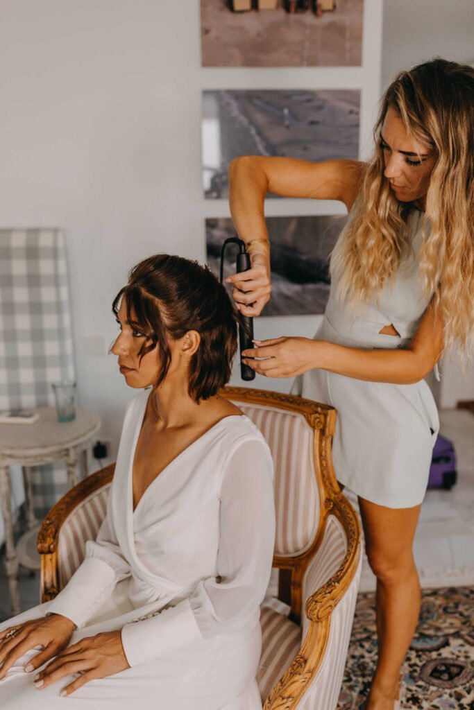 How to choose the perfect hairdresser for your wedding?